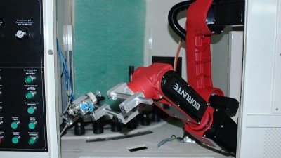 機械手塗（tú）膠機生產廠家 安捷倫16年專注精密智能自動化塗（tú）裝（zhuāng）設備（bèi）