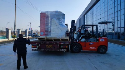【開年設備首發】自動滾膠機（jī）發貨四川（chuān）汽車零部件橡塑製品客戶