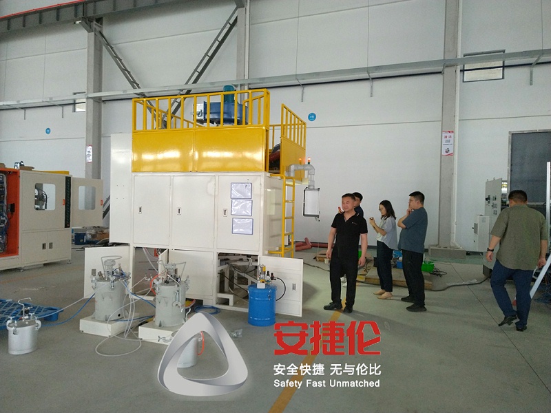 噴膠機